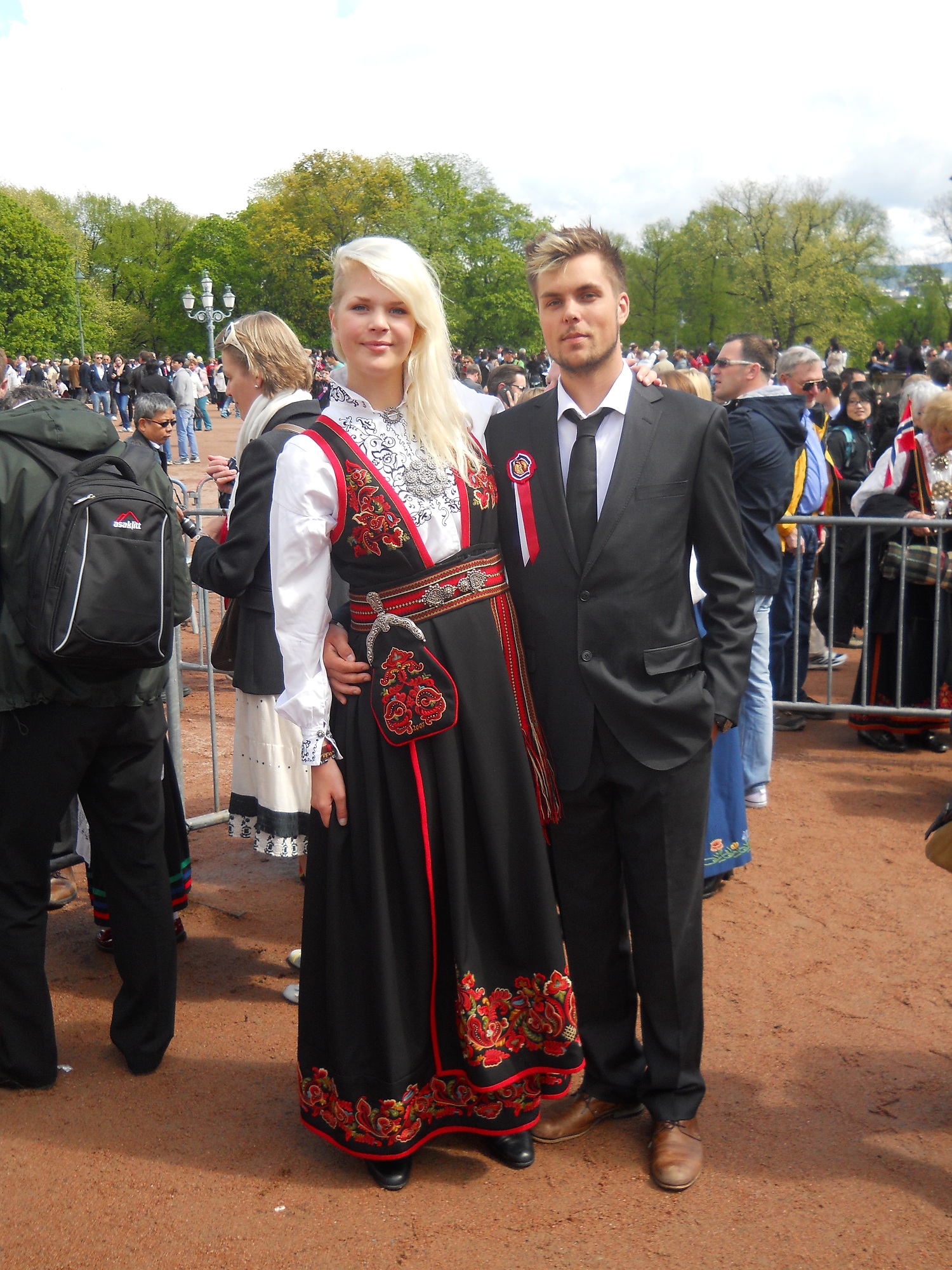 Norwegian traditional dress best sale