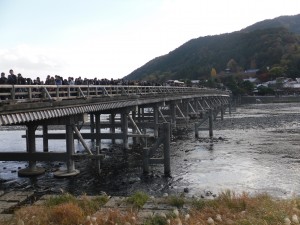 Throngs of people crossing Togetsukyo.  On the left side, of course.