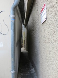 narrowest street in the world